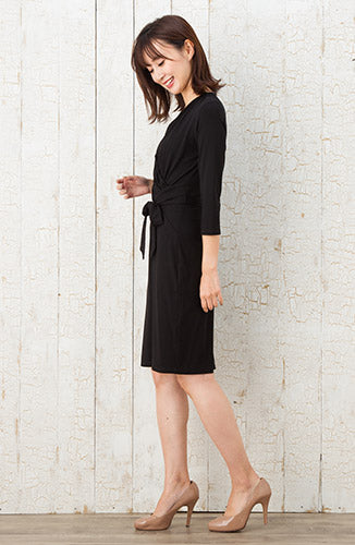 ノラガードナーNora Gardnerラップ風無地ワンピース（ドレス）Leyla Dress/Black/黒
