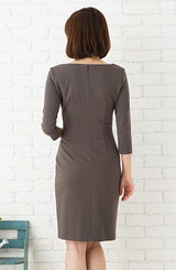 ノラガードナーNora Gardnerポンチ素材七分袖無地ワンピース（ドレス）スレート