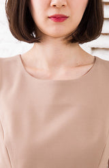 ノラガードナーNora Gardnerポンチ素材ベルト付きノースリーブ無地ワンピース（ドレス）/サンドベージュ